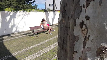 A Young Sucker Spied on Mommy in the Park and She Let Herself Be Touched!