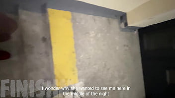 Первый рискованный секс в публичном месте со спермой в рот