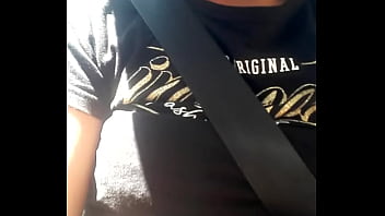 Pussy flashing in the car