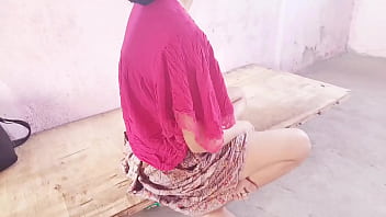 मौसी की लडकी को कोने में लेकर अच्छे से चोदा