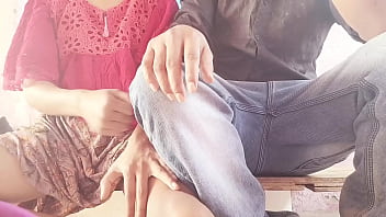 मौसी की लडकी को कोने में लेकर अच्छे से चोदा