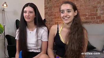 Ersties: Medea und Line spielen wild mit Drachenschwä_nzen
