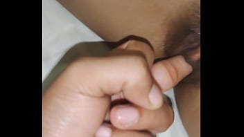 पाकिस्तानी  लड़की ने निकला छूत का सारा पानी