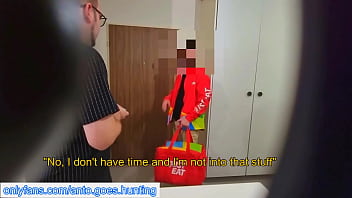 Straight Delivery Man Seduced