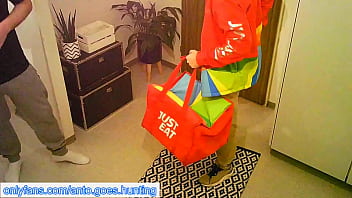 Straight Delivery Man Seduced