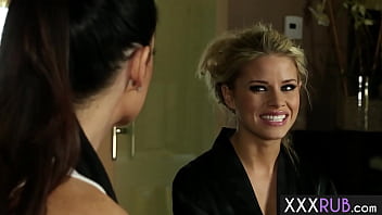 Sexy lesbian Jessa Rhodes licking MILF kick boxer India Summer wet pussy