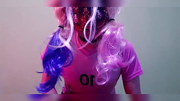 Harley Quinn se masturba antes del partido de futbol soccer - Sexy Maddy