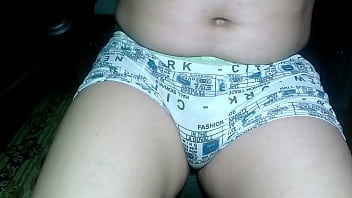 Fiquei quase sem roupa no escritó_rio onde trabalho