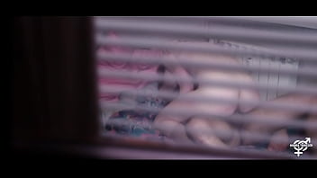 I caught when a stranger fuck my girlfriend across the window