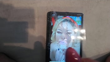 Pornstar Jessa Rhodes jerking off and ultimate cum