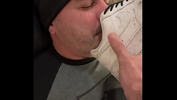 Foot worship domination with a straight alpha.