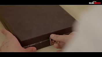 This is how a woman likes to be fucked - Maria Wars &amp_ Jimmy Bud