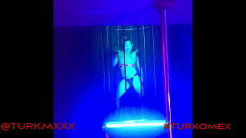 El MARRA Salon ic&oacute_nico bar gay de arrabal en la Ciudad de M&eacute_xico invit&oacute_ a @TURKMXXX a concursar por el t&iacute_tulo El Chacal de Oro Fiesta, baile, bebidas, y mucho morbo.