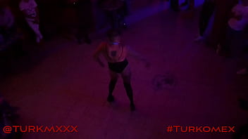 El MARRA Salon ic&oacute_nico bar gay de arrabal en la Ciudad de M&eacute_xico invit&oacute_ a @TURKMXXX a concursar por el t&iacute_tulo El Chacal de Oro Fiesta, baile, bebidas, y mucho morbo.