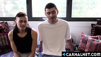 Anorectic amateur Aussie guys Angelo and Jamie J compare their impressive endowments and swordfight before sucking each other&#039_s cocks!