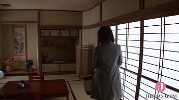 A middle-aged gentleman has a two-day, one-night affair with his girlfriend. - Intro