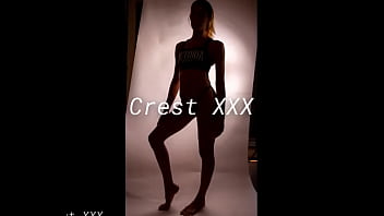 Hot Model in a Thong shows her Pussy