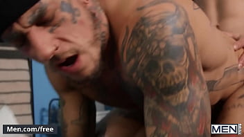 Tattooed Bottom Guy (Bo Sinn) Can'_t Get His Eyes Hands Off Muscular (Malik Delgaty'_s) Big Dick - Men