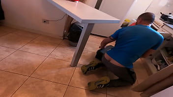 Amateur Dude Spread Plumber&#039_s Ass and Lay Down his - With Alex Barcelona