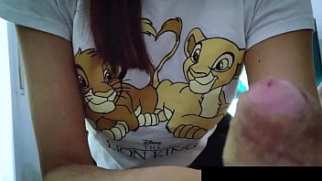 Soy tan puta que fui a la tienda a comprar una nutella solo para darle una mamada de polla a mi primo