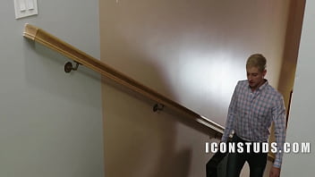 Fickle Bitch Who Loves To Scratch The Itch