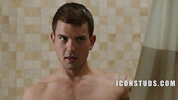 Fickle Bitch Who Loves To Scratch The Itch