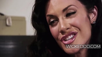 Louis Lane Fucked By Kryptonians Gangbang Superman Parody