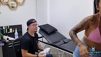 Mariana Martix makes two big squirts with a strong fuck that the tattoo artist gives her