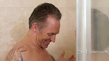 Busty Nuru Masseuse Autumn Falls And Her