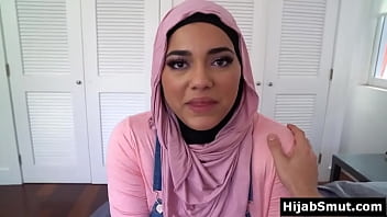 Thick muslim teen looses virginity to her stepuncle