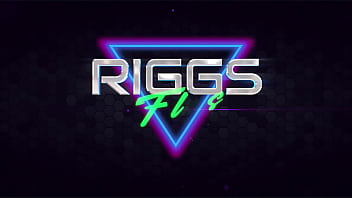 HORNY STEPMOM FUCKS THE HANDYMAN