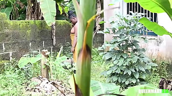 My neighbor offered to fuck me before giving me some vegetables from his garden