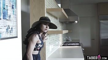 Wife Cytherea catches her filthy cheating husband with hot teen Charly Summer