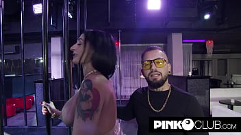 Lady Muffin squirta e gode nella gabbia con Tommy A Canaglia