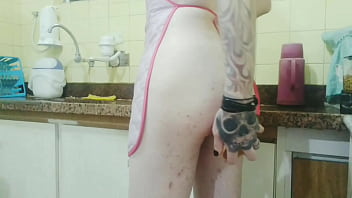 A Gata de Avental - dona de casa putinha (completo no RED)