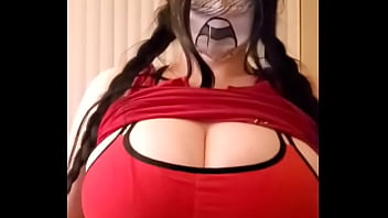 Esskayuwu y sus Grandes Tetas