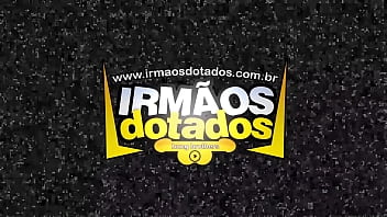 MENDIGO SAFADO DEU LEITINHO PRO MARIDO E APANHOU DA MULHER DELE