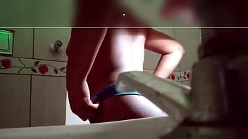 TEZAO DE CORNO SABIA CA MINHA MULHER TAVA DANU O CU PRO VIZINHO I REZOLVI SONDAR FIS UM BURACO NO BANHEIRO ONDE PODIA VE ELIS SEM ELISME VER E VI ELADANU SEU CU ESTORADO PRAELI