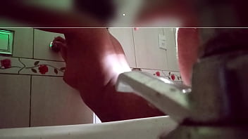 TEZAO DE CORNO SABIA CA MINHA MULHER TAVA DANU O CU PRO VIZINHO I REZOLVI SONDAR FIS UM BURACO NO BANHEIRO ONDE PODIA VE ELIS SEM ELISME VER E VI ELADANU SEU CU ESTORADO PRAELI