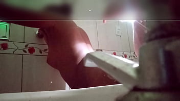 TEZAO DE CORNO SABIA CA MINHA MULHER TAVA DANU O CU PRO VIZINHO I REZOLVI SONDAR FIS UM BURACO NO BANHEIRO ONDE PODIA VE ELIS SEM ELISME VER E VI ELADANU SEU CU ESTORADO PRAELI