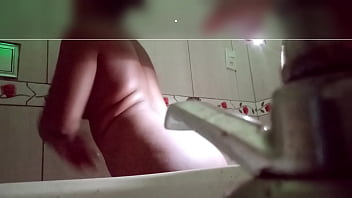 TEZAO DE CORNO SABIA CA MINHA MULHER TAVA DANU O CU PRO VIZINHO I REZOLVI SONDAR FIS UM BURACO NO BANHEIRO ONDE PODIA VE ELIS SEM ELISME VER E VI ELADANU SEU CU ESTORADO PRAELI