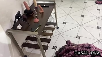 A SAFADA MANDO FODER ELA DE QUATRO ?FODE ESSA BUCETA CARALHO!