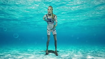 Underwater Babe Dances and Plays With Her Clitty