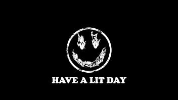 PEACH FUZ 69 GIVES EXCELLENT FOOTJOBS ALONG WITH SUCKING A MEAN DICK AND GOT SOME GOOD PUSSY&hellip_ I HAD TO BUST ALL OVER HER PHAT ASS&hellip_. YOU NEED TO CHECK THIS OUT ASAP