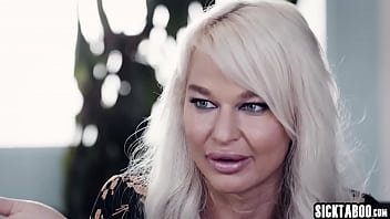 BBW housekeeper Natasha Nice enjoyed sex with houseowners London River