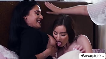 Stepmom doctors fuck their stepdaughter