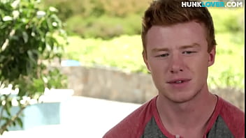 Freckled muscular amateur wanking dick in solo action