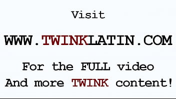 Latin twinks suck before barebacking in erotic couple