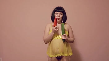 Best Extreme Vegetable Anal Insertion! Doggy style brunette fucks her hairy asshole and shows her gaping booty. Homemade fetish in the kitchen.