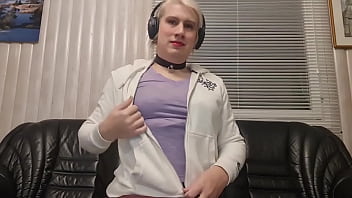 BambiChrista&#039_s Daily Training: Some Light BDSM Play and Deepthroating my Dildo